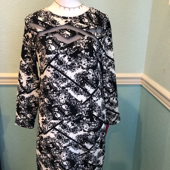 New With Original Tags Beautiful And Flattering Bodycon Dress - Picture 1 of 6